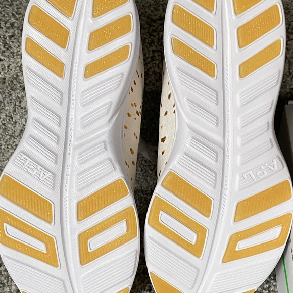 APL womens Phantom cream/gold 8.5 - Picture 3 of 3